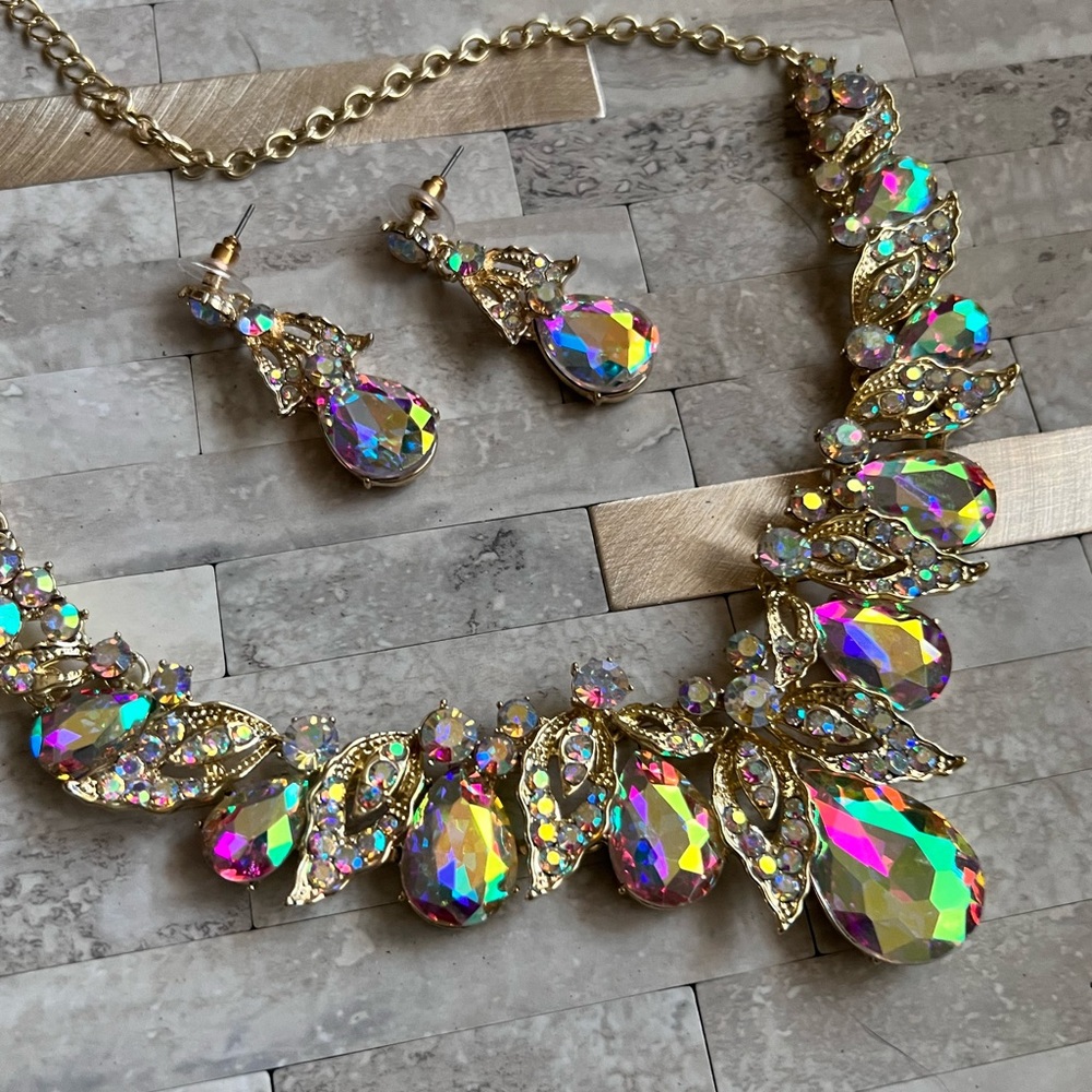 New earring and necklace Crystal Evening set yellow gold tone AB Crystal